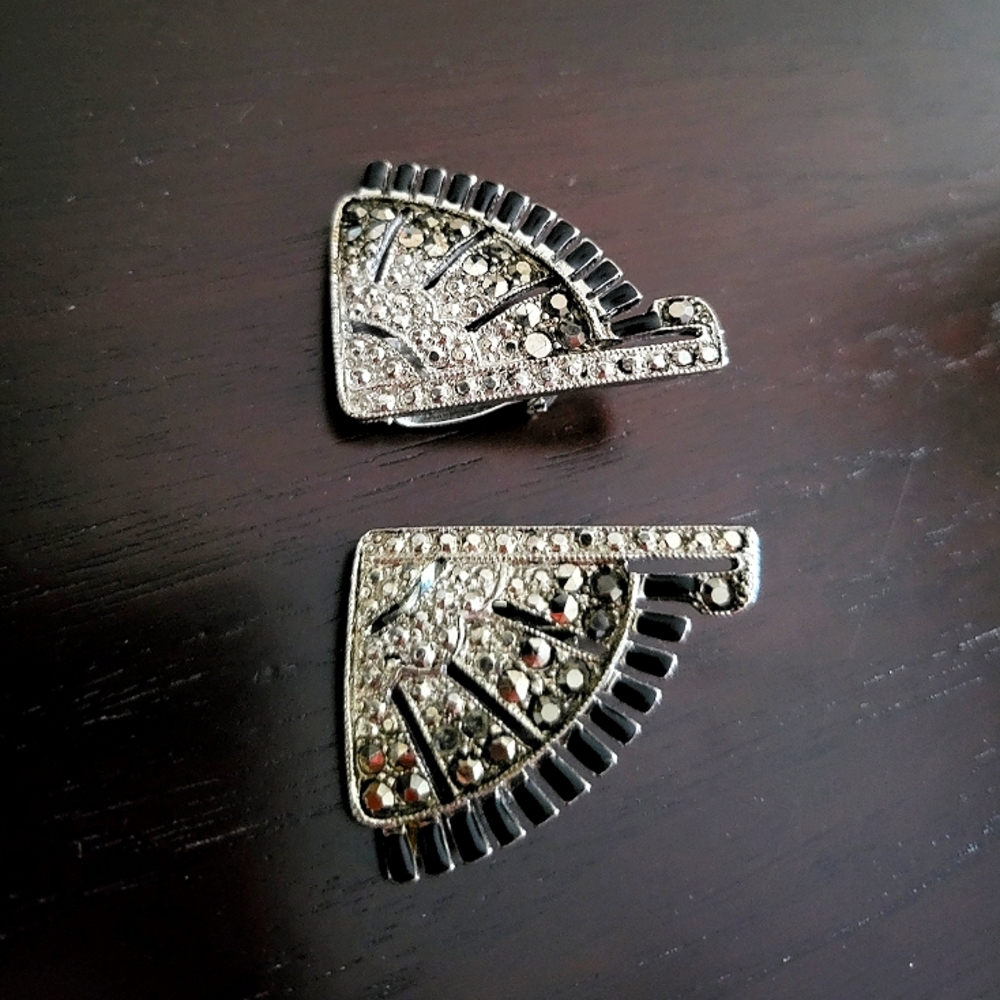 Vintage ArtDeco style unique, marcasite,sparkling clip on earrings, silver tone